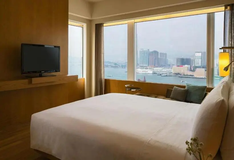 سوییت سوپریور, Renaissance Hong Kong Harbour View