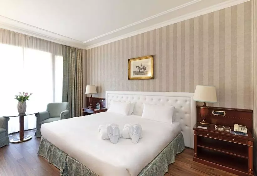 ジュニアスイート, Royal Hotel Carlton