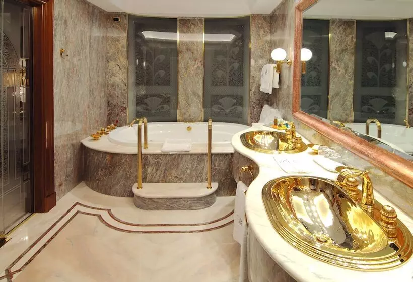 スイート, Royal Hotel Carlton