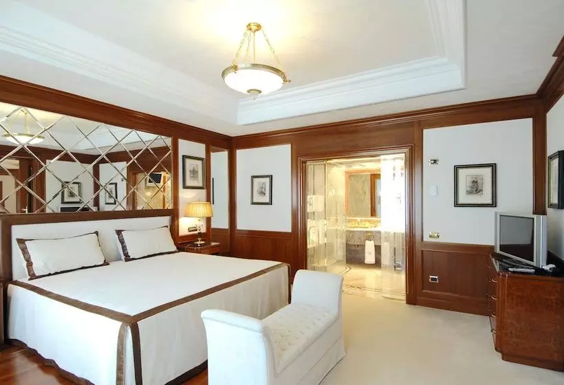 スイート, Royal Hotel Carlton