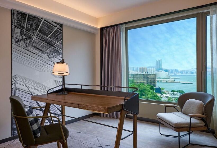 سوئیت کلاب, Sheraton Hong Kong Hotel & Towers