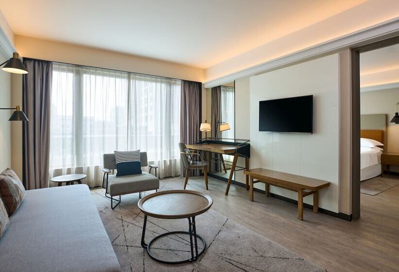 سوئیت کلاب, Sheraton Hong Kong Hotel & Towers