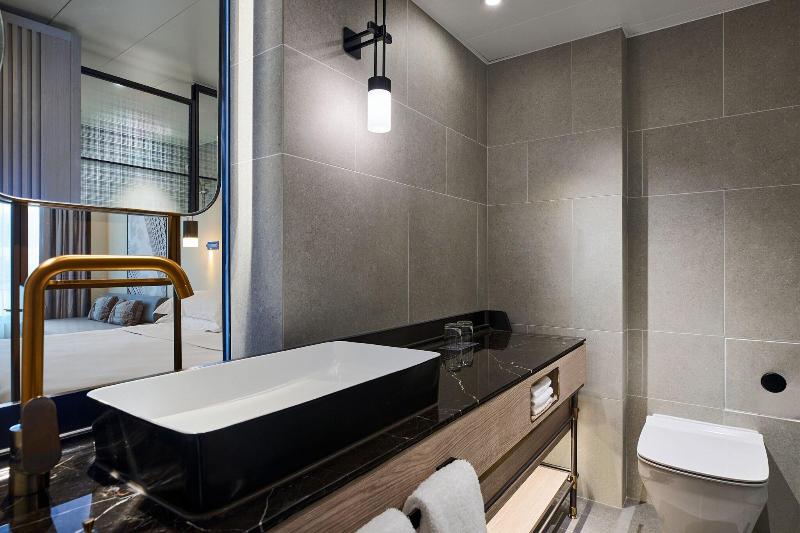 اتاق استاندارد با چشمانداز, Sheraton Hong Kong Hotel & Towers