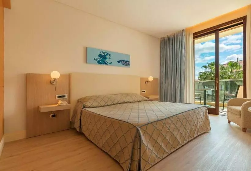 اتاق استاندارد با بالکن و چشم‌انداز باغ, Smy Carlos V Wellness & Spa Alghero