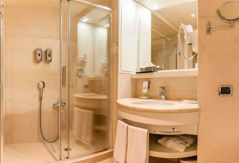اتاق استاندارد با بالکن و چشم‌انداز باغ, Smy Carlos V Wellness & Spa Alghero