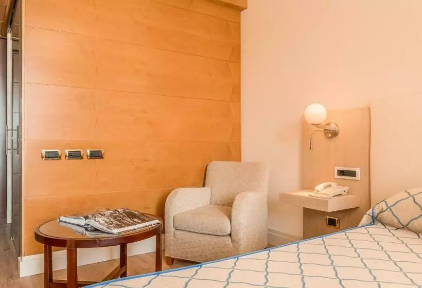 اتاق استاندارد با بالکن و چشم‌انداز دریا, Smy Carlos V Wellness & Spa Alghero