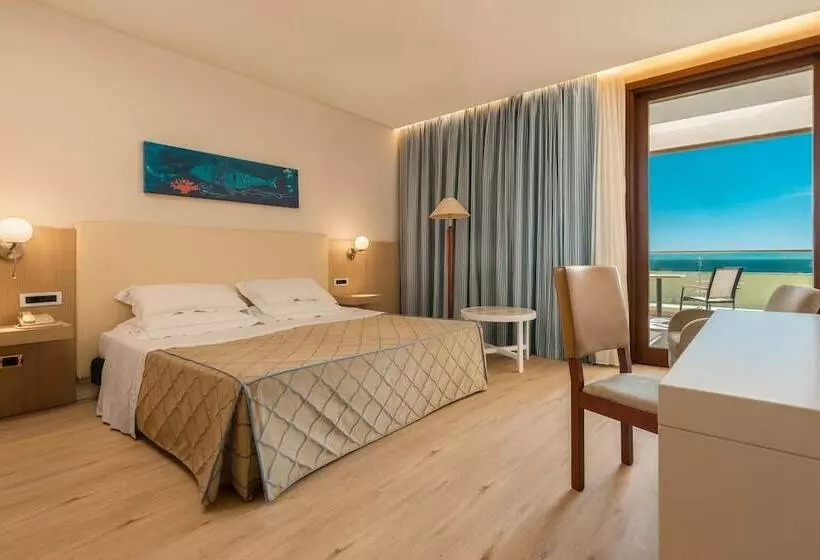 اتاق استاندارد با بالکن و چشم‌انداز دریا, Smy Carlos V Wellness & Spa Alghero