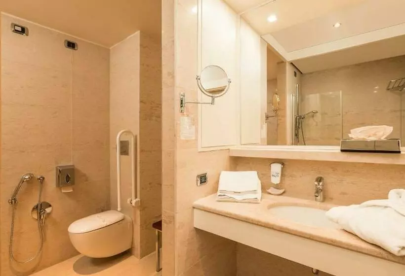 اتاق سوپریور با چشم‌انداز دریا و بالکن, Smy Carlos V Wellness & Spa Alghero