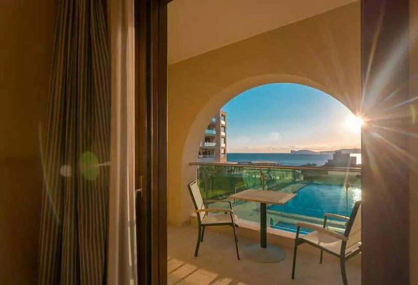 اتاق سوپریور با چشم‌انداز دریا و بالکن, Smy Carlos V Wellness & Spa Alghero