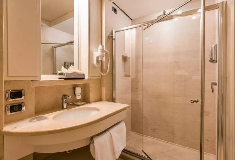اتاق استاندارد با بالکن و چشم‌انداز دریا, Smy Carlos V Wellness & Spa Alghero