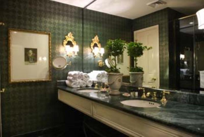 مجموعه ویستا شهر, The Salisbury  Ymca Of Hong Kong