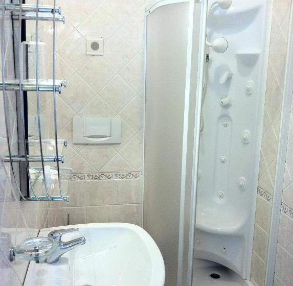 Chambre Standard Individuelle, Torrismondi