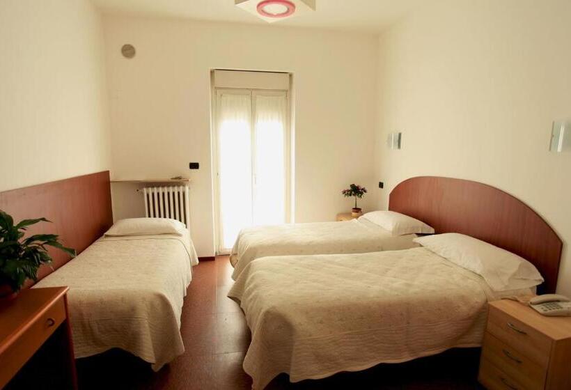 Chambre Triple Standard, Torrismondi