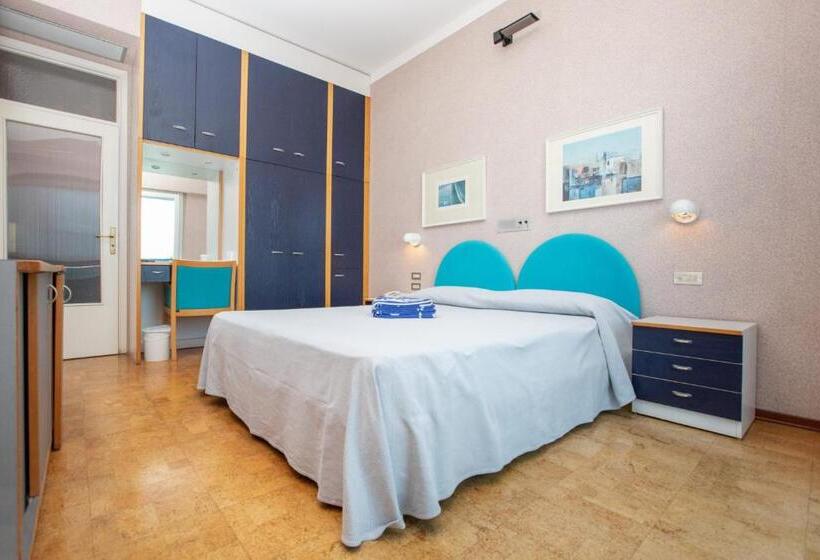 스탠다드 트리플 발코니 룸, Venere