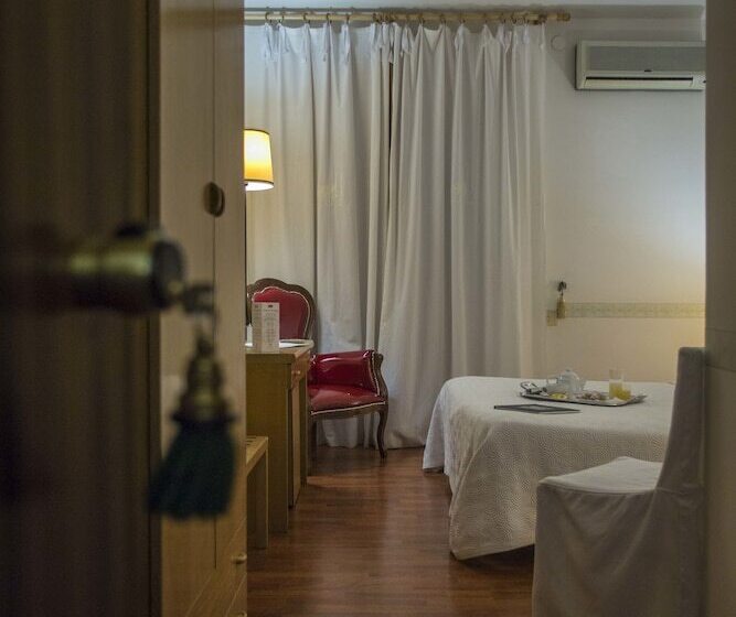 חדר סטנדרט, Victoria Maiorino