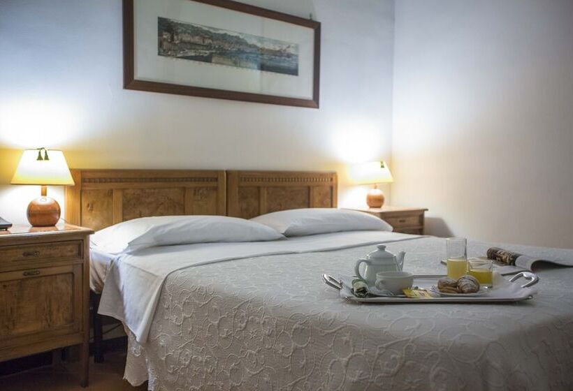 סוויטת ג'וניור, Victoria Maiorino