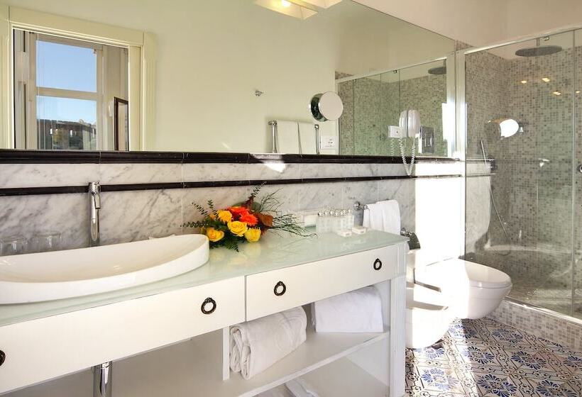 جناح, Villa Athena Resort
