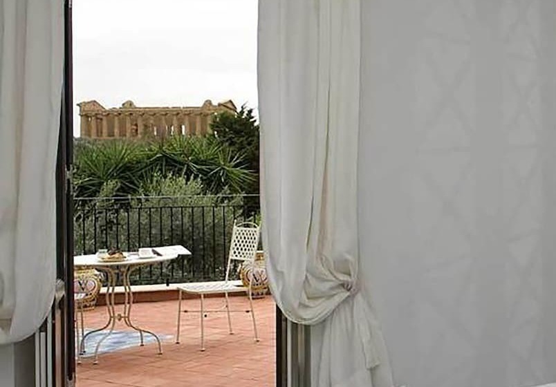 סוויטה, Villa Athena Resort