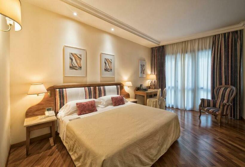اتاق استاندارد سه نفره, B&b Hotel Firenze Laurus Al Duomo
