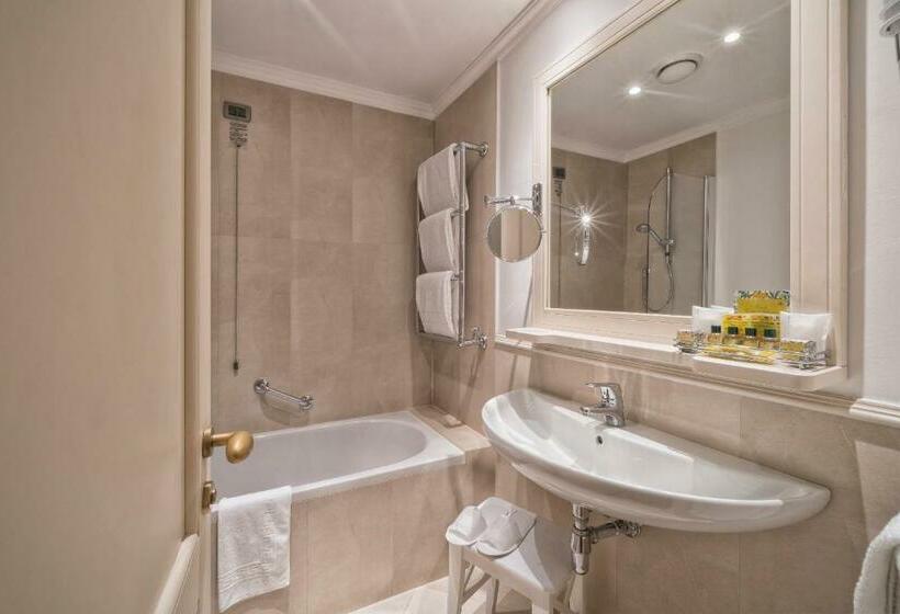 اتاق استاندارد سه نفره, B&b Hotel Firenze Laurus Al Duomo