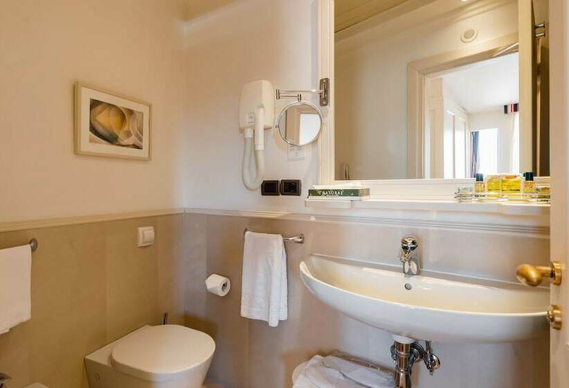 اتاق استاندارد سه نفره, B&b Hotel Firenze Laurus Al Duomo