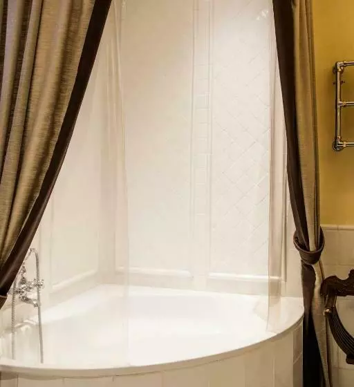 اتاق اجرایی سه نفره, Grand Hotel Baglioni