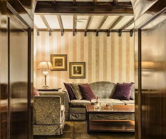 سوییت جونیور, Grand Hotel Baglioni