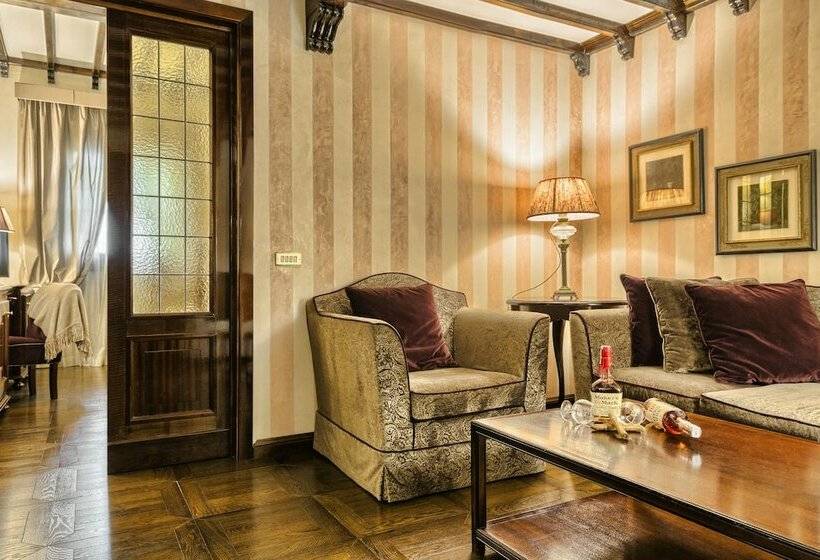 سوییت جونیور, Grand Hotel Baglioni
