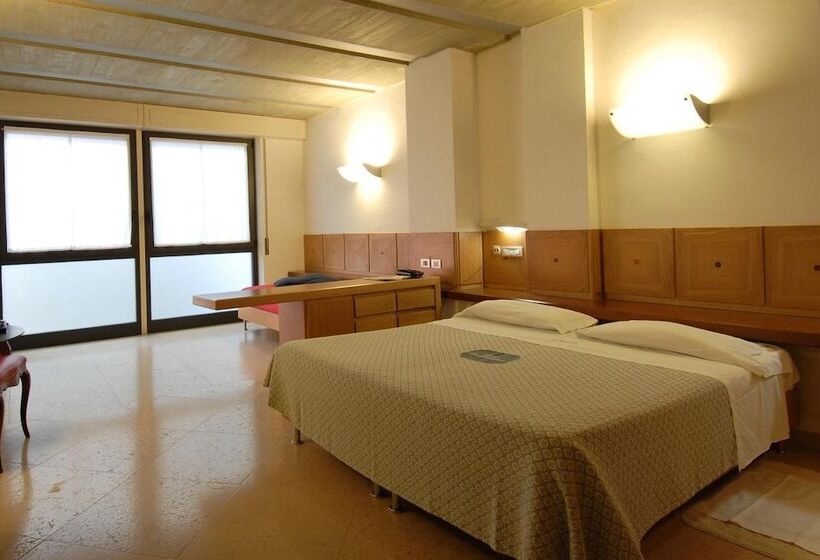 スタンダードトリプルルーム, Albergo Bianchi Stazione