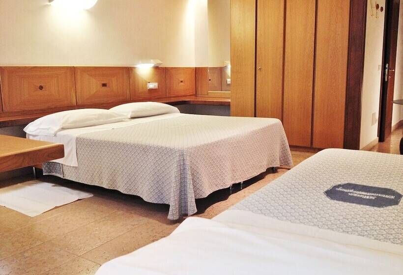 اتاق استاندارد سه نفره, Albergo Bianchi Stazione