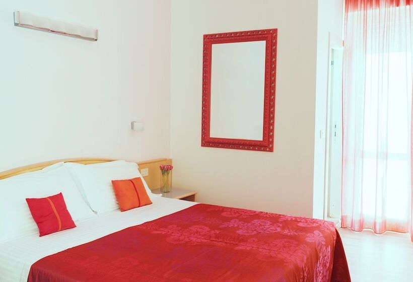 Номер Стандарт Трехместный, Albergo Punta De L'est