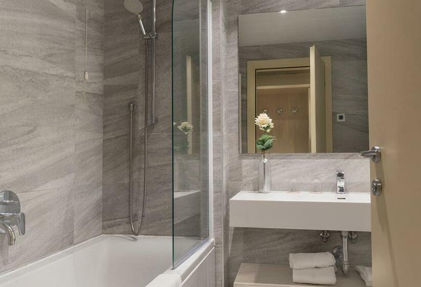 Номер Superior, Alexander