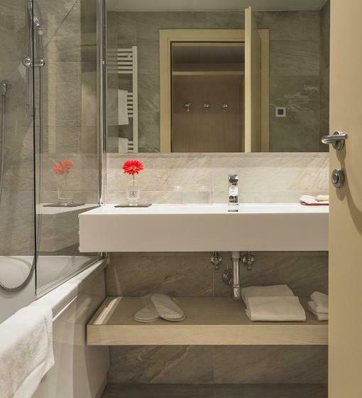 Номер Superior, Alexander