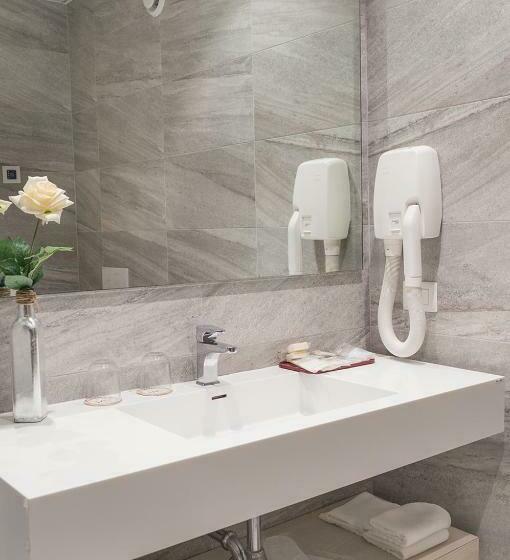 Номер Superior, Alexander