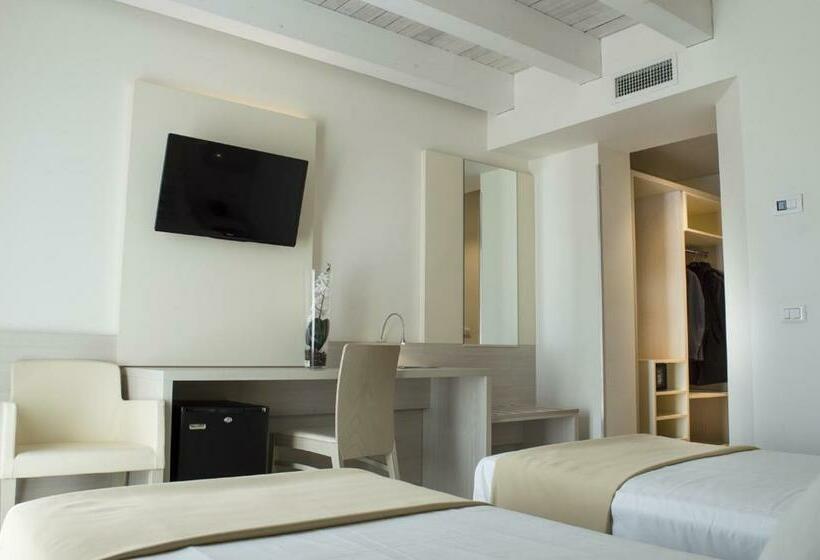 Номер Superior, Alexander