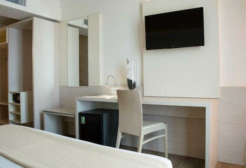 Номер Superior, Alexander