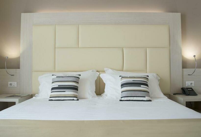 Номер Superior, Alexander