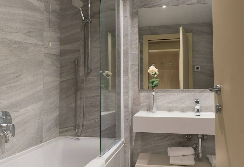 Номер Superior, Alexander