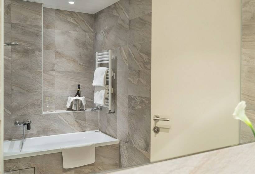 Номер Superior, Alexander