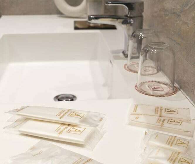 Номер Superior, Alexander