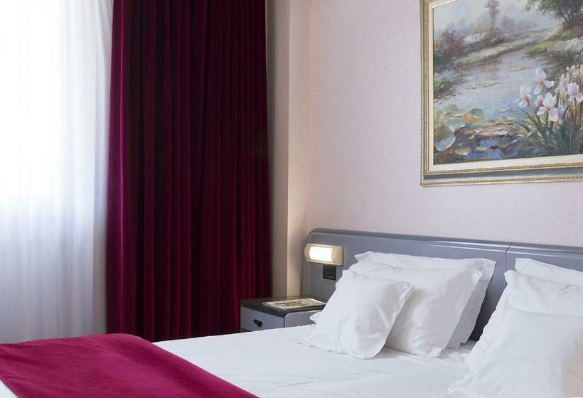 Номер Economy, Alexander