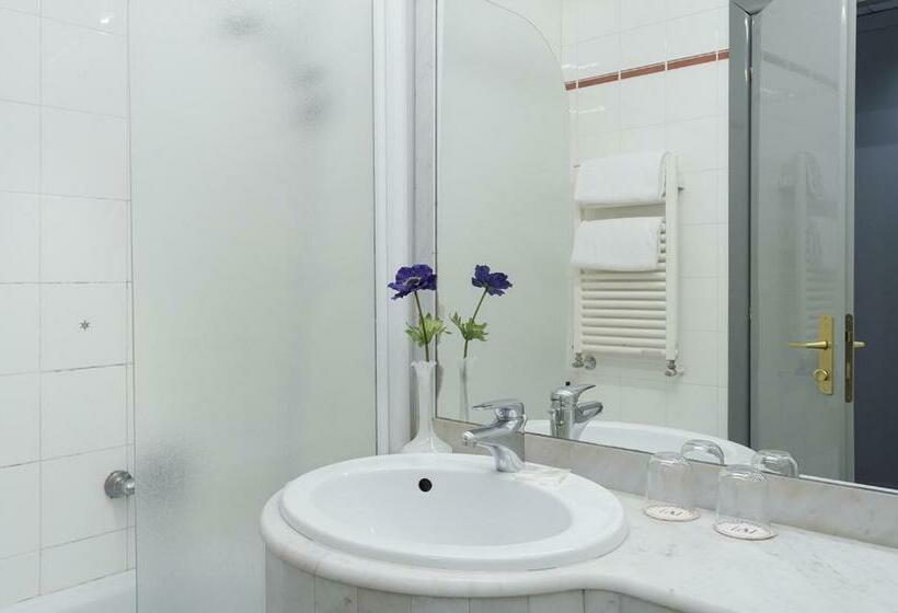 Номер Economy, Alexander