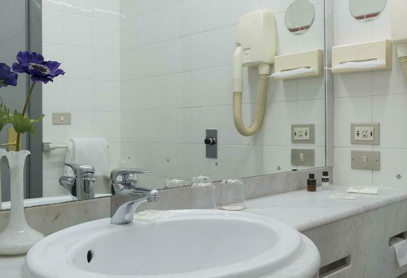 Номер Economy, Alexander