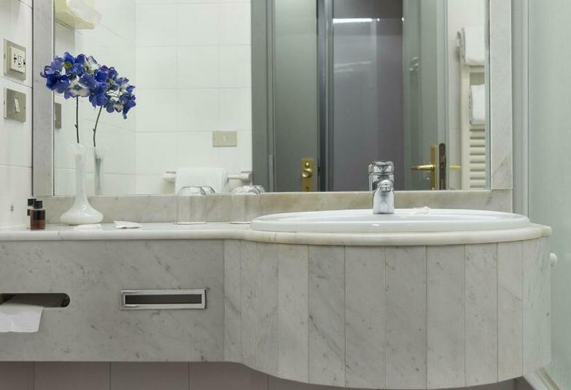 Номер Economy, Alexander