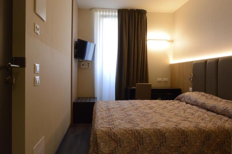 Номер Стандарт, Alexander