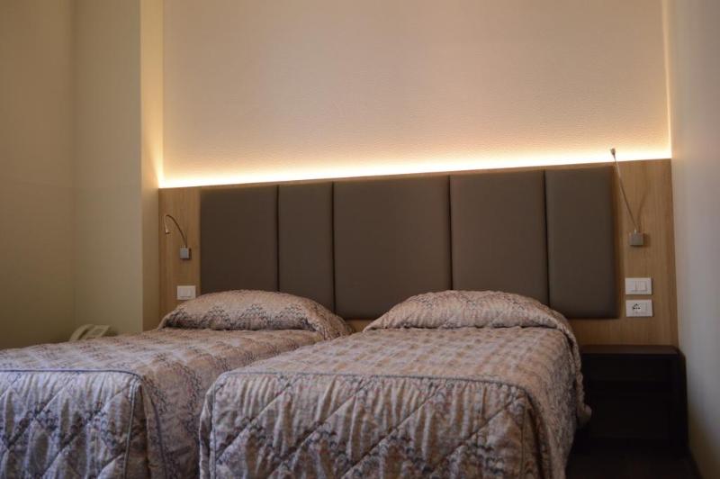 Номер Стандарт, Alexander