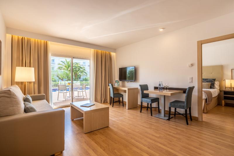 Номер Superior, Alexander