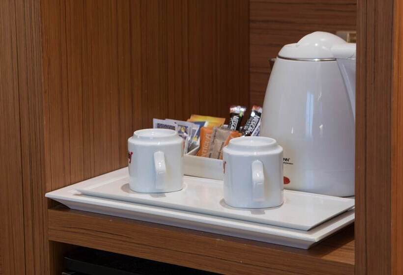 スタンダードトリプルルーム, Astra