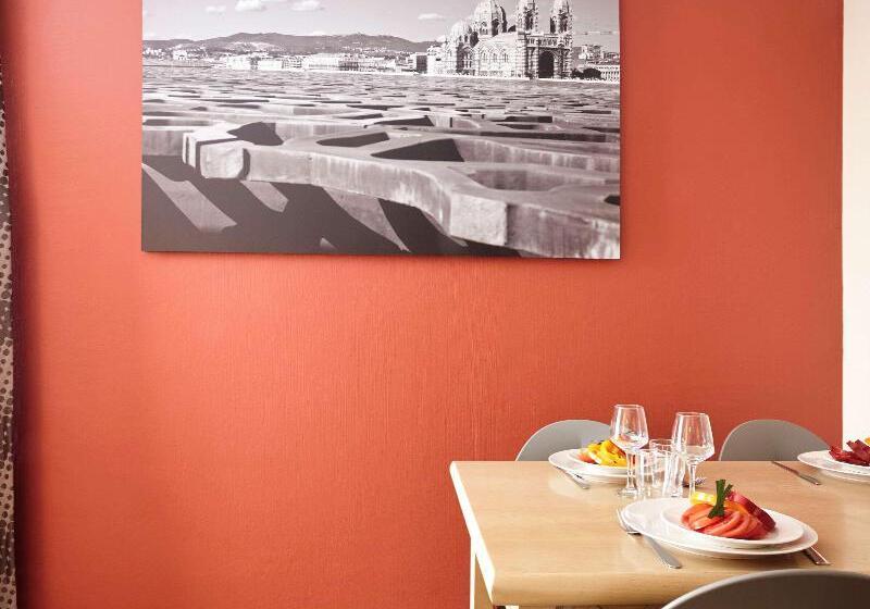 デラックスルーム, Astra