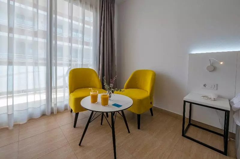 اتاق استاندارد سه نفره, B&b Hotel Firenze Laurus Al Duomo